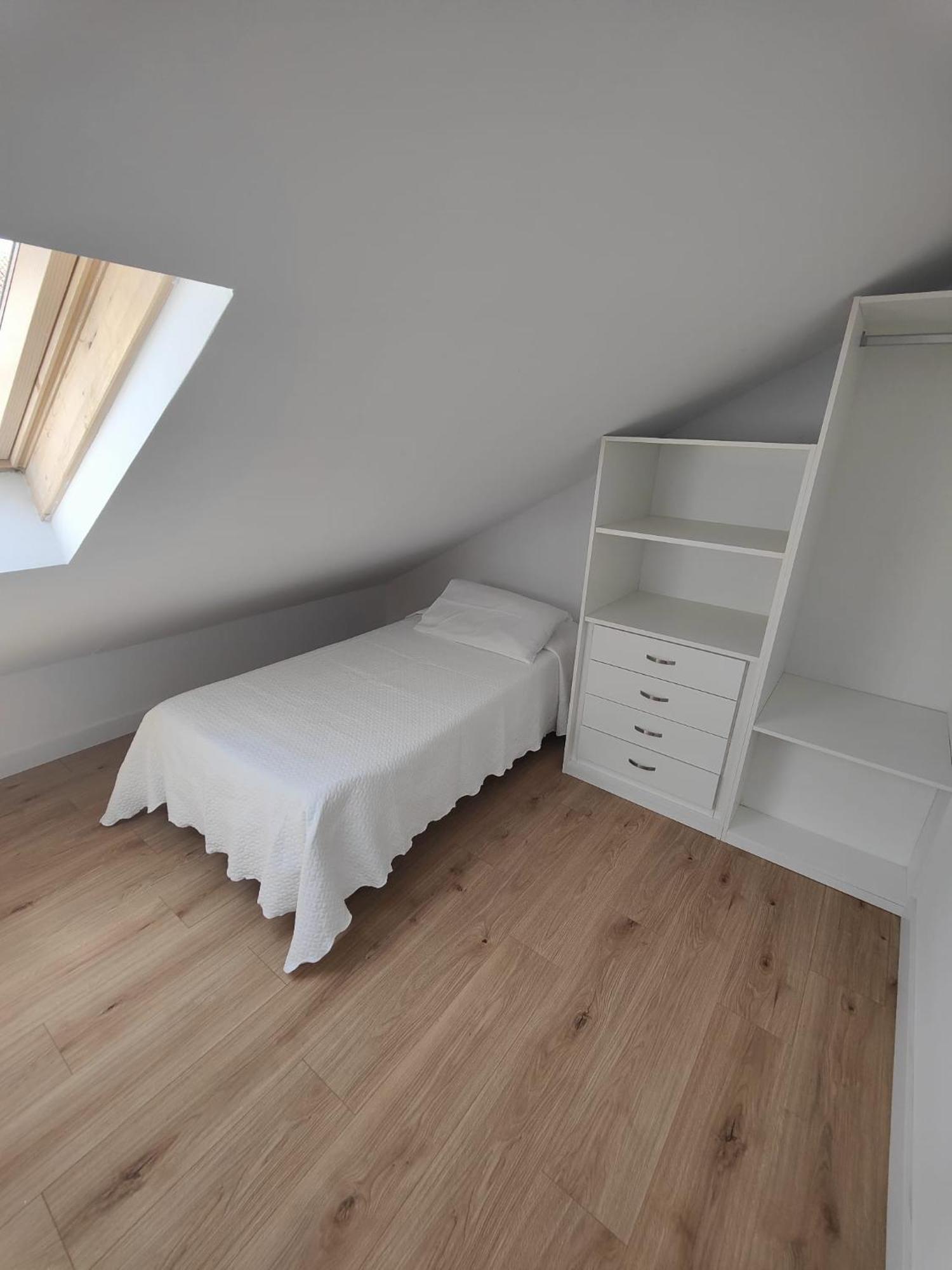 Chalet Con Wifi , Ps4 , Garaje, 5 Dormitorios, 3 Banos, Santiago De Compostela Zewnętrze zdjęcie