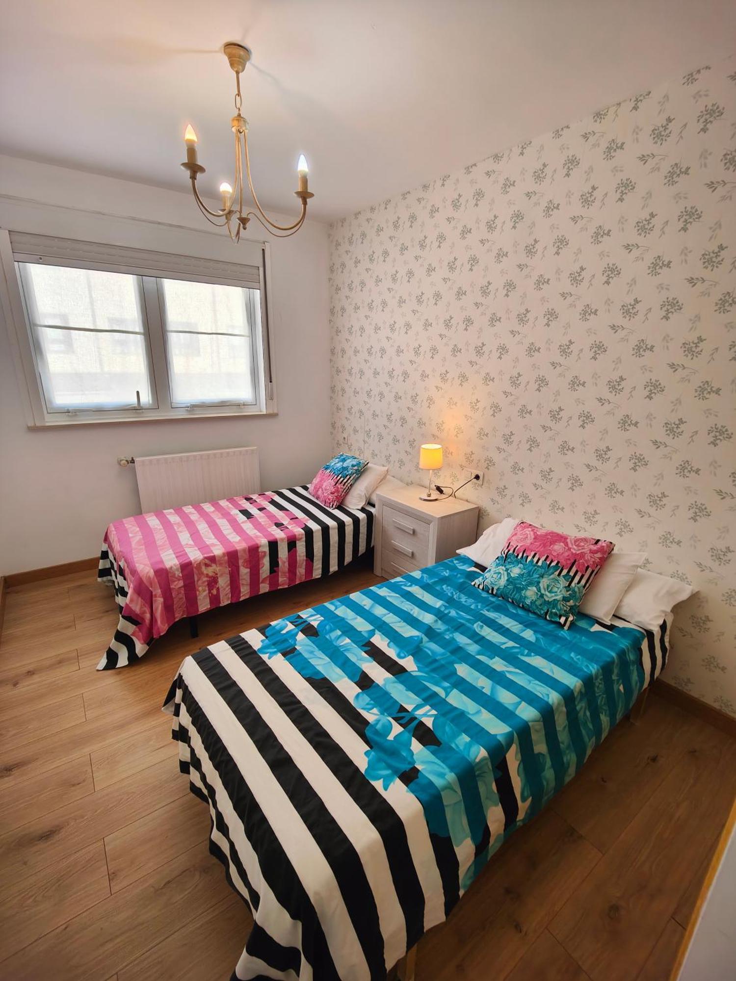 Chalet Con Wifi , Ps4 , Garaje, 5 Dormitorios, 3 Banos, Santiago De Compostela Zewnętrze zdjęcie